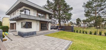 Dom wolnostojący, tarasy, garaż, 5 pokoi,