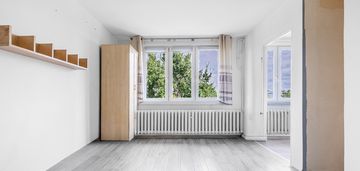 Zieleń za oknem | oddzielna jasna kuchnia | cisza