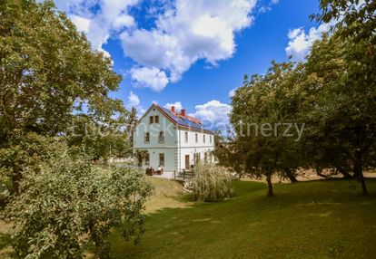 Poniemiecka szkoła z 1867 roku - twój idealny dom