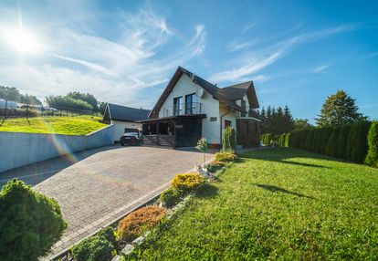 Elegancki dom w jasienicy rosielnej.