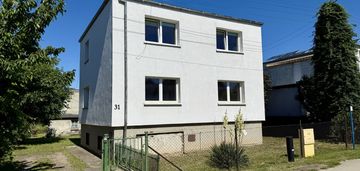 Funkcjonalny dom wolnostojący w świetnej okolicy