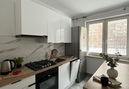 3 miejsca parkingowe / 3 pokoje /taras