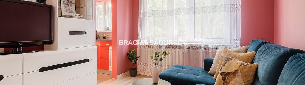 2 pokoje + osobna kuchnia, blisko tramwaj, park