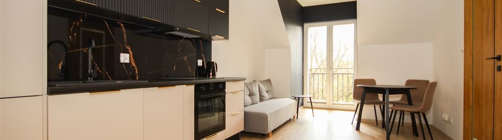 Centrum|2pok|winda|balkon|miejsce postojowe