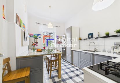 Centrum po rewitalizacji - wysokie 1 piętro balkon