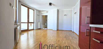 Apartament w nowoczesnym budynku, ścisłe centrum.