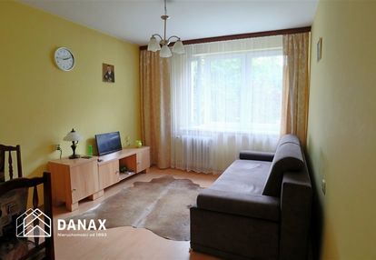 Na lotnisku- 2 pokoje, oddzielna kuchnia, piwnica