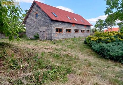 Działka budowlana z budynkiem 290m2, media