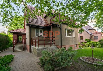 Klimatyczny dom w otoczeniu zieleni, biskupin 240 m2 / 803 m2