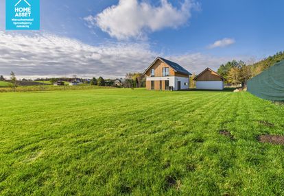 Nowoczesny dom z garażem, pompą ciepła rekuperacją