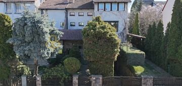 Dom z poddaszem, piwnicą i garażem