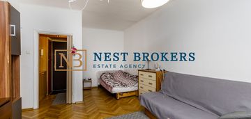 Przy komunikacji, idealne pod najem. duża piwnica