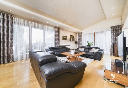 Przestronny dom dla rodziny lub pod siedzibę