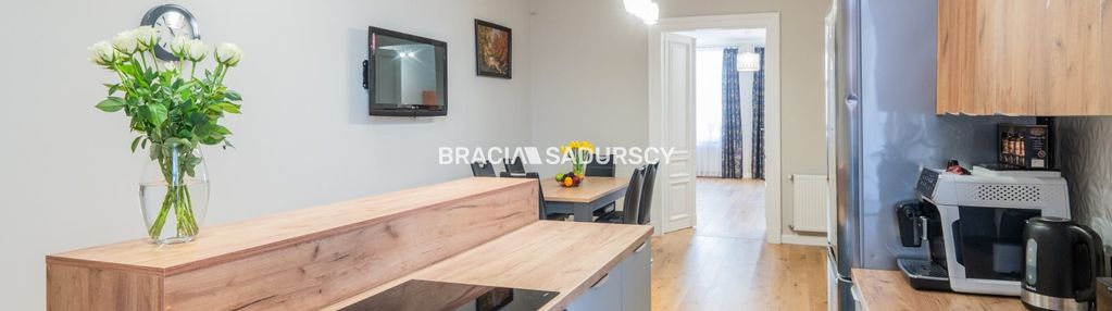 Duże mieszkanie w kamienicy w centrum, po remoncie