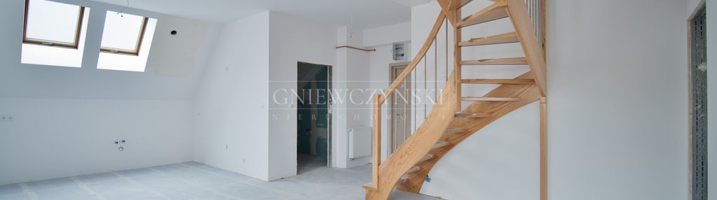 Dwupoziomowe, podwyższony standard, wysokie