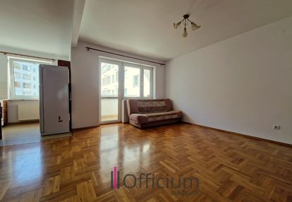 Sprzedam, 3-pok. obok ronda wiatraczna