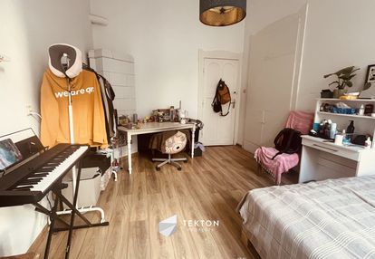 Blisko uniwersytetu łódzkiego, ogrodzony teren