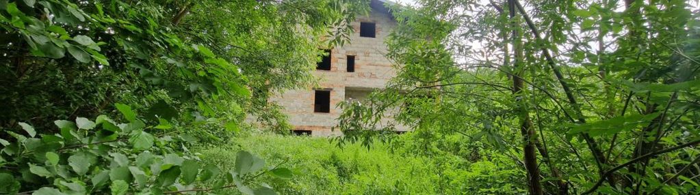 Działka z domem w stanie surowym otwartym