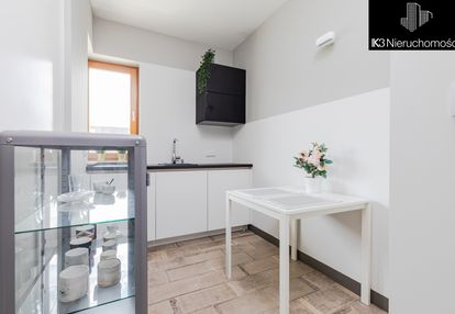 2 pokojowe, klimatyzacja, garaż, komórka, balkon