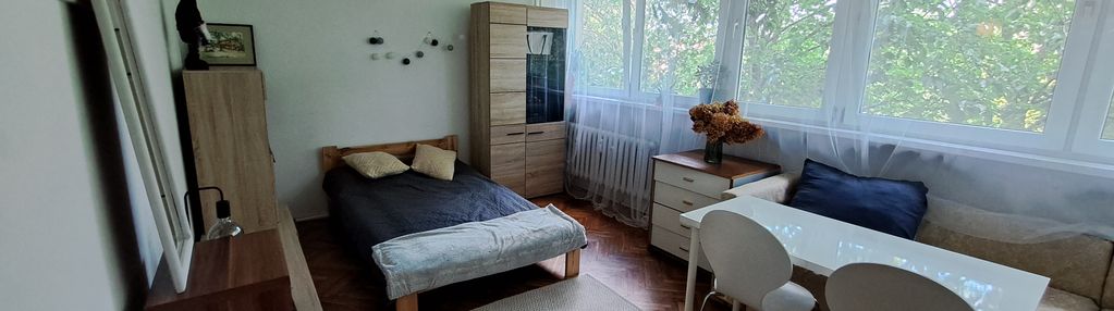 25m2 kawalerka do remontu.