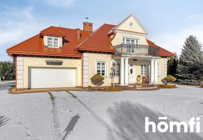 Baranów sandomierski - mały dworek przy zamku!