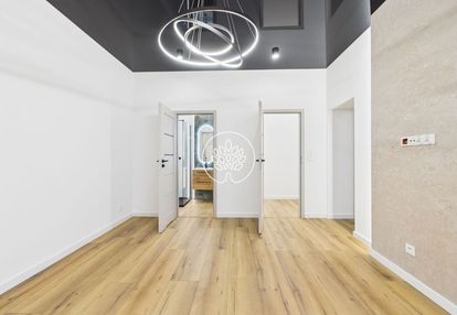 M3 z ogródkiem, dwoma garderobami i parkingiem