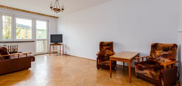 Mieszkanie w chyloni- 2 pokoje, kuchnia, garderoba