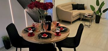 Wyjątkowy apartament z prywatnym tarasem na dachu.