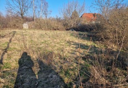 Działka budowlana 868 m² – pełne media, ogrodzona