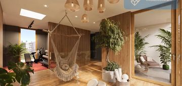 /willa miejska/duży prywatny ogrod/3 garaże/