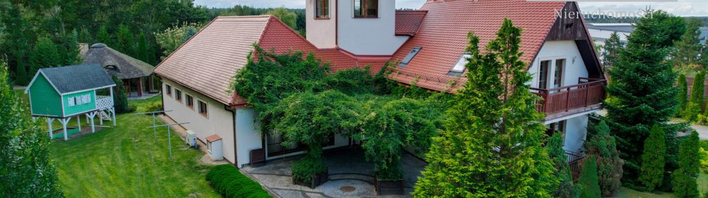 Rezydencja z prywatnym basenem i ogrodem | koźmin