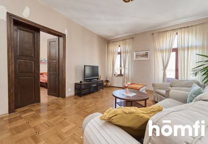 Trzypokojowe przestronne mieszkanie w kamienicy