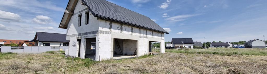 Bliżniak w stanie surowym otwartym, w pszennie.