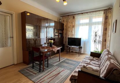 2 pokoje na 2 piętrze z balkonem