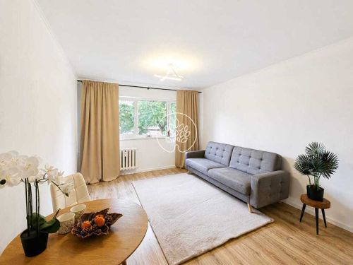 Blisko metra / przy lesie / gotowe do wprowadzenia
