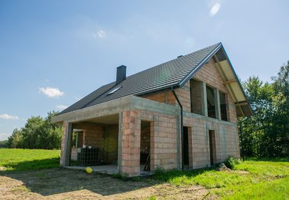 Działka z rozpoczętą budową - lipiny