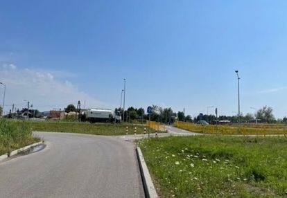 Działka 3000 m² zabudowa mieszkaniowa / usługowa.