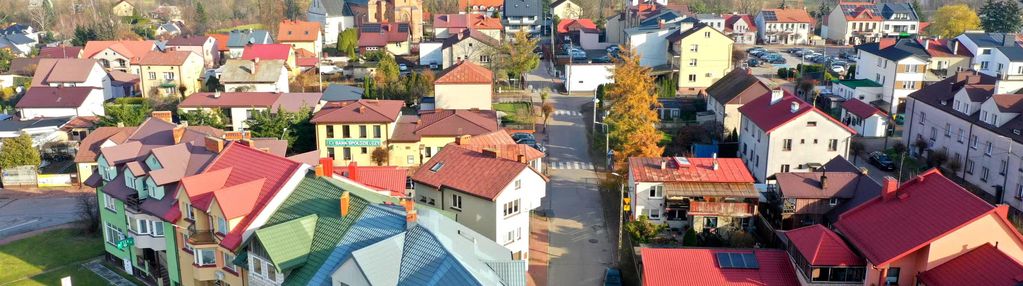 Dom z lokalem usługowym w różanie