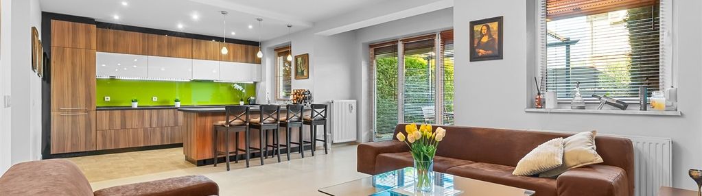 Dom tychy zwierzyniec do wejścia