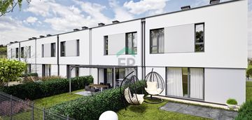 Dom w zabudowie szeregowej z ogródkiem