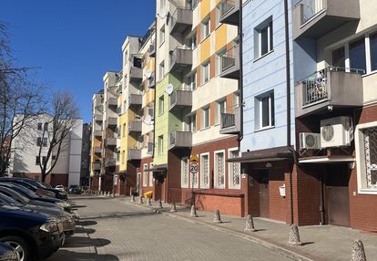 A. krajowej 2 pok. w centrum z widokiem na park