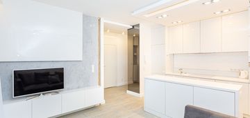 2 pokoje w wysokim standardzie na gocławiu