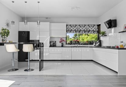 Nowoczesny dom jednorodzinny -warka