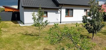 Atrakcyjny, parterowy dom z dużą działką!