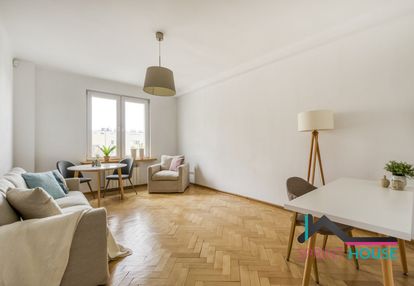 Widne, dwustronne, tuż przy metrze, ciche