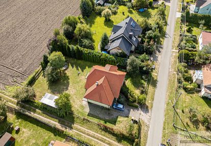 Duży rodzinny dom - ochodze