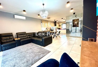 Nowy parterowy dom wolnostojący