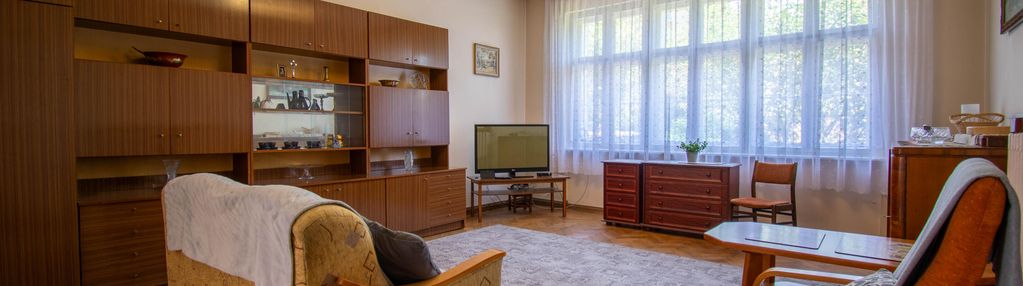 Przestronne i wysokie mieszkanie w kamienicy