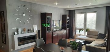 Salon z aneksem i dwie sypialnie, klima, garaż