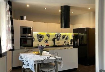 Klimat podgórza i przestrzeń to atuty tego m.